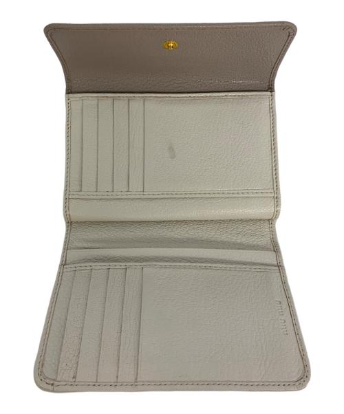 MIU MIU（ミュウミュウ）MIU MIU (ミュウミュウ) 2つ折り財布の古着・服飾アイテム