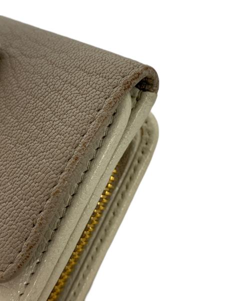 MIU MIU（ミュウミュウ）MIU MIU (ミュウミュウ) 2つ折り財布の古着・服飾アイテム