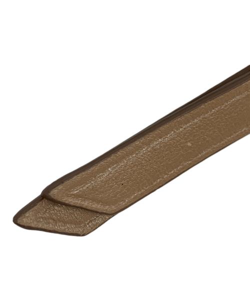 MIU MIU（ミュウミュウ）MIU MIU (ミュウミュウ) フラグメントケース ベージュの古着・服飾アイテム