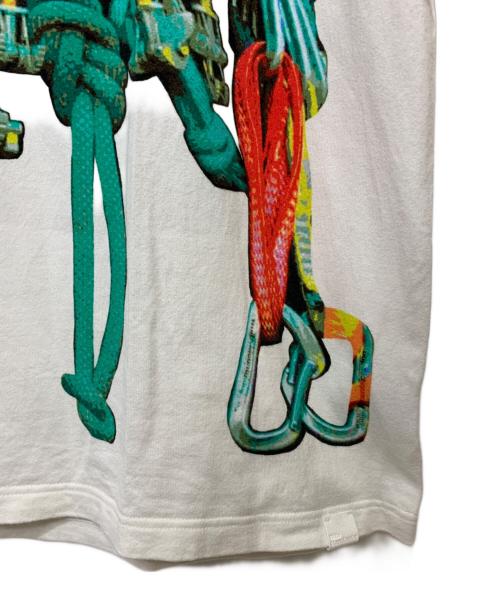 WHITE MOUNTAINEERING（ホワイトマウンテ二アニング）WHITE MOUNTAINEERING (ホワイトマウンテ二アニング) CARABINER PRINTED T-SHIRT マルチカラー サイズ:3の古着・服飾アイテム