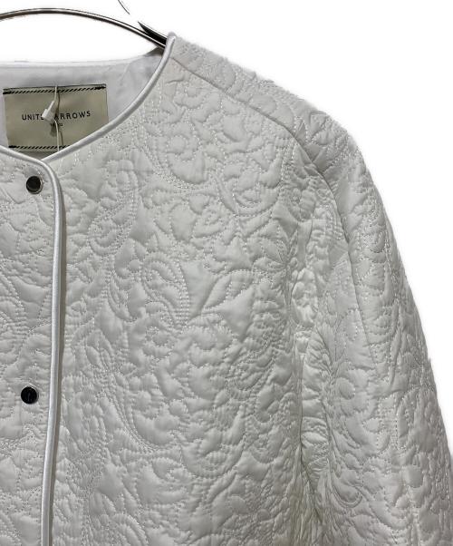 UNITED ARROWS TOKYO（ユナイテッドアローズトウキョウ）UNITED ARROWS TOKYO (ユナイテッドアローズトウキョウ) エンブロイダリー キルト ショート ジャケット ホワイト サイズ:36 未使用品の古着・服飾アイテム