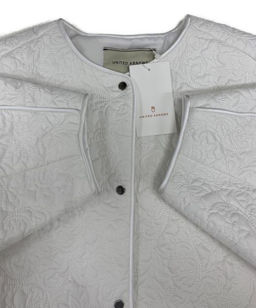 UNITED ARROWS TOKYO（ユナイテッドアローズトウキョウ）UNITED ARROWS TOKYO (ユナイテッドアローズトウキョウ) エンブロイダリー キルト ショート ジャケット ホワイト サイズ:36 未使用品の古着・服飾アイテム