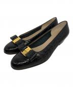 Salvatore Ferragamoサルヴァトーレ フェラガモ）の古着「ヴァラ　パンプス」｜ブラック