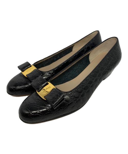 Salvatore Ferragamo（サルヴァトーレ フェラガモ）Salvatore Ferragamo (サルヴァトーレ フェラガモ) ヴァラ　パンプス ブラック サイズ:8の古着・服飾アイテム