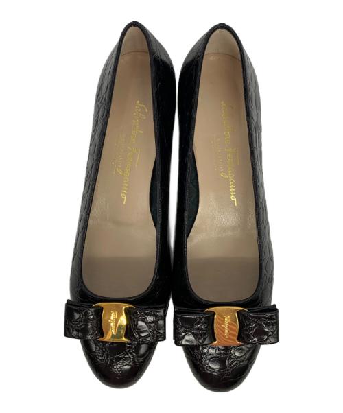 Salvatore Ferragamo（サルヴァトーレ フェラガモ）Salvatore Ferragamo (サルヴァトーレ フェラガモ) ヴァラ　パンプス ブラック サイズ:8の古着・服飾アイテム