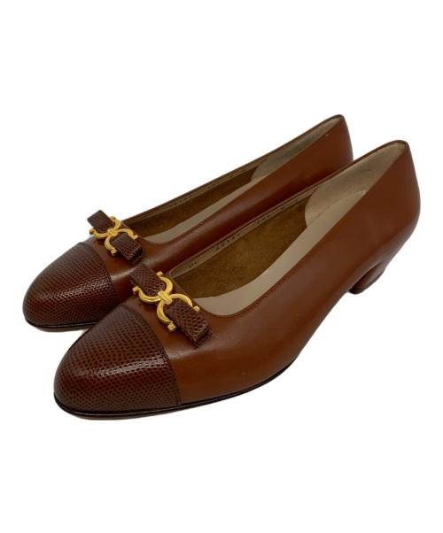 Salvatore Ferragamo（サルヴァトーレ フェラガモ）Salvatore Ferragamo (サルヴァトーレ フェラガモ) ガンチーニ パンプス ブラウン サイズ:8 未使用品の古着・服飾アイテム