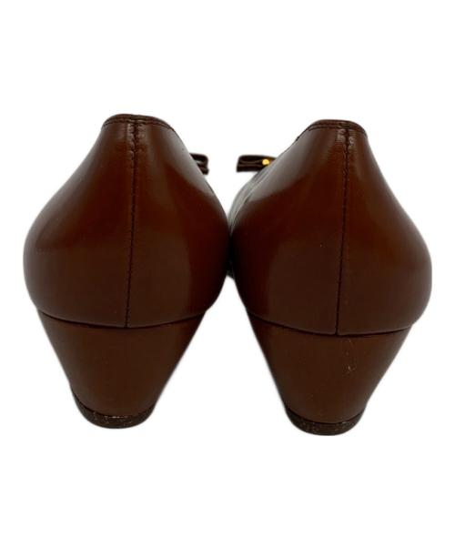 Salvatore Ferragamo（サルヴァトーレ フェラガモ）Salvatore Ferragamo (サルヴァトーレ フェラガモ) ガンチーニ パンプス ブラウン サイズ:8 未使用品の古着・服飾アイテム