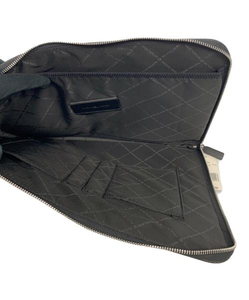 MICHAEL KORS（マイケル・コース）MICHAEL KORS (マイケルコース) L ZIP LAP TOP CASE ブラック 未使用品の古着・服飾アイテム