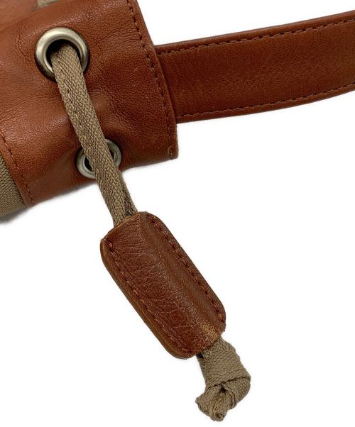 ISSEY MIYAKE（イッセイミヤケ）ISSEY MIYAKE (イッセイミヤケ) ショルダーバッグ ブラウンの古着・服飾アイテム