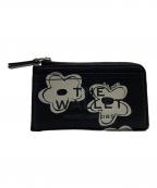 MARC JACOBSマークジェイコブズ）の古着「ザ デイジー レザー アイテムズ トップ ジップ マルチ ウォレット」｜ブラック