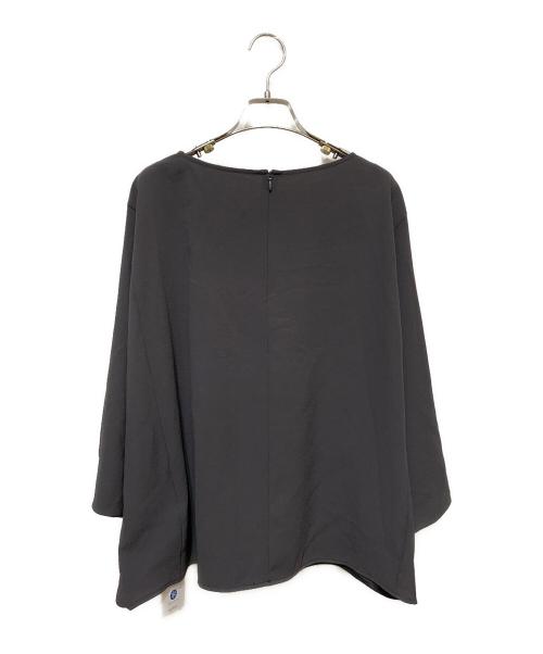 UNTITLED（アンタイトル）UNTITLED (アンタイトル) リラクミスト2WAYブラウス グレー サイズ:02 未使用品の古着・服飾アイテム