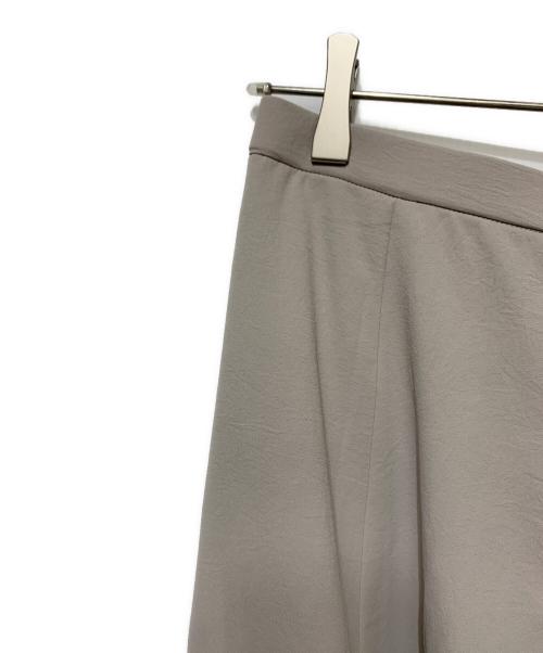 UNTITLED（アンタイトル）UNTITLED (アンタイトル) リラクミストフレアスカート ベージュ サイズ:02 未使用品の古着・服飾アイテム