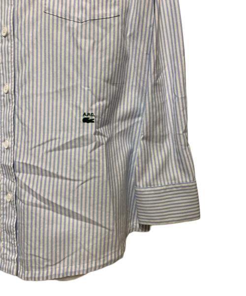 A.P.C.（アーペーセー）A.P.C. (アーペーセー) LACOSTE (ラコステ) コットンオックスフォード ストライプシャツ スカイブルー×ホワイト サイズ:Lの古着・服飾アイテム