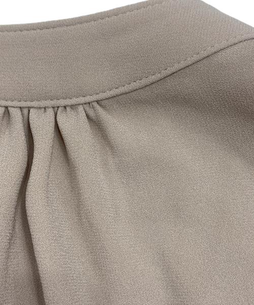 theory luxe（セオリーリュクス）theory luxe (セオリーリュクス) FLOW LITZY BLOUSE ベージュ サイズ:038の古着・服飾アイテム