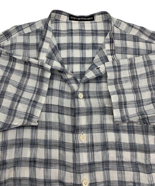 ISSEY MIYAKE（イッセイミヤケ）ISSEY MIYAKE (イッセイミヤケ) 半袖シャツ ホワイト×ブルー サイズ:1の古着・服飾アイテム