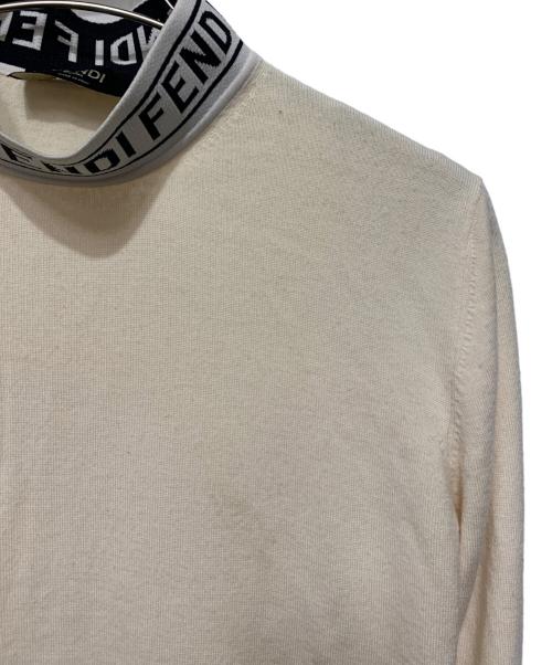 FENDI（フェンディ）FENDI (フェンディ) FFロゴジャガードネックニット アイボリー サイズ:48の古着・服飾アイテム