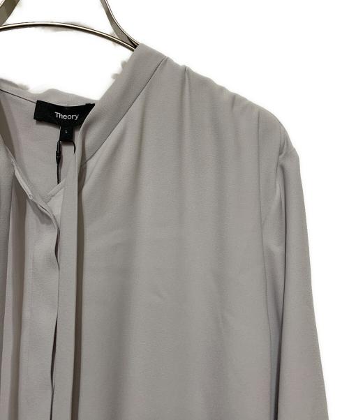 theory（セオリー）theory (セオリー) PRIME GGT TIE Blouse グレー サイズ:L 未使用品の古着・服飾アイテム