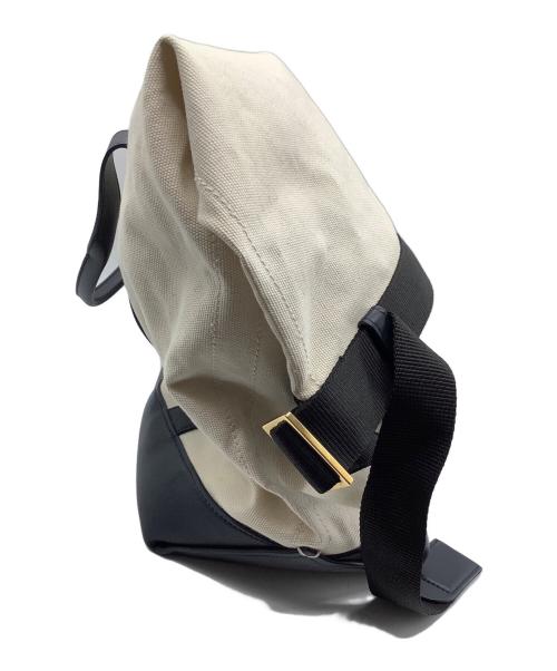 sacai（サカイ）sacai (サカイ) ランドリーバッグ アイボリー×ブラックの古着・服飾アイテム