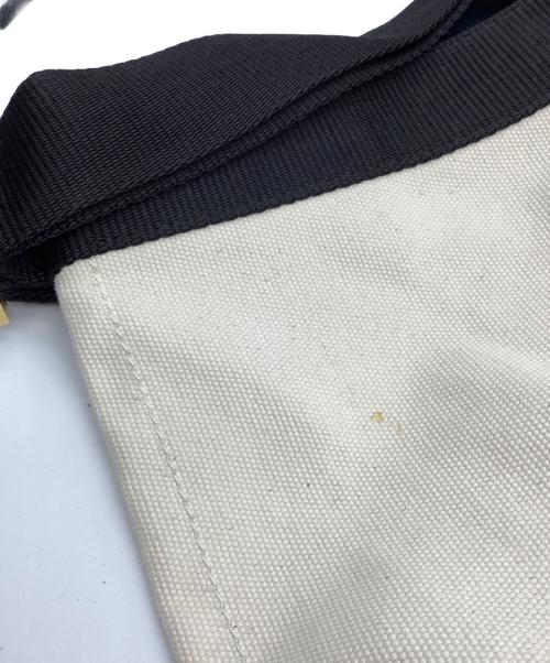 sacai（サカイ）sacai (サカイ) ランドリーバッグ アイボリー×ブラックの古着・服飾アイテム