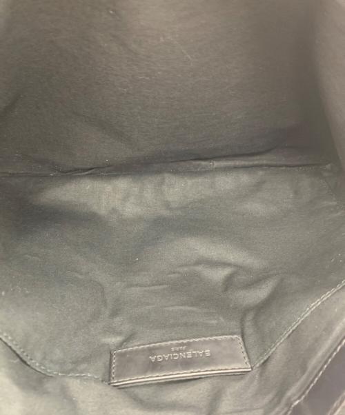 BALENCIAGA（バレンシアガ）BALENCIAGA (バレンシアガ) クラッチバッグ アイボリー×ブラックの古着・服飾アイテム