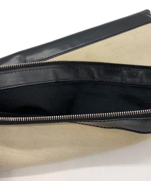 BALENCIAGA（バレンシアガ）BALENCIAGA (バレンシアガ) クラッチバッグ アイボリー×ブラックの古着・服飾アイテム