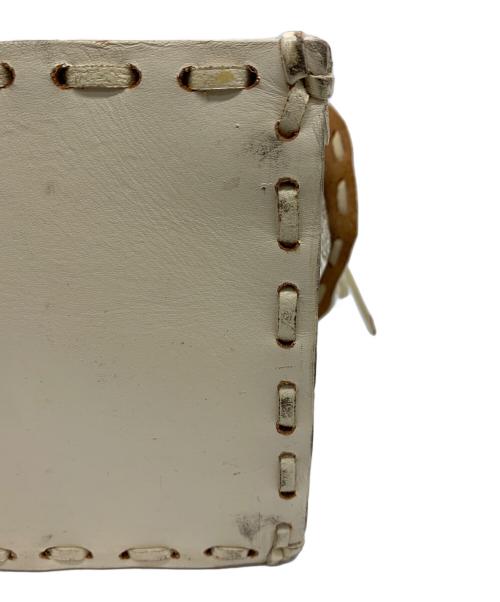 Carving Tribes（カービングトライブス）CARVING TRIBES (カービングトライブス) ハンドバッグ ホワイトの古着・服飾アイテム