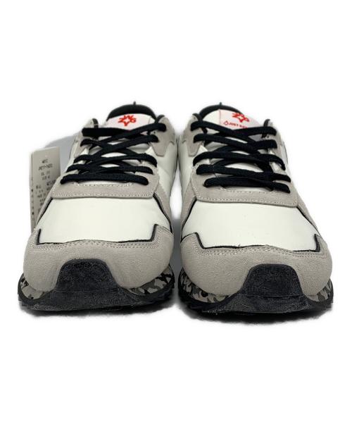 W6YZ（ウィズ）w6yz (ウィズ) ナイロン スエードスニーカー ホワイト×グレー サイズ:26 未使用品の古着・服飾アイテム