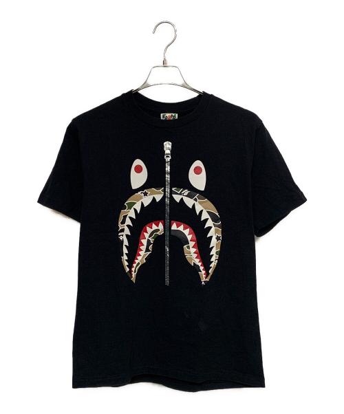 A BATHING APE（ア ベイシング エイプ）A BATHING APE (ア ベイシング エイプ) シャークＴシャツ ブラック サイズ:Mの古着・服飾アイテム