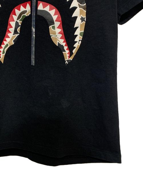 A BATHING APE（ア ベイシング エイプ）A BATHING APE (ア ベイシング エイプ) シャークＴシャツ ブラック サイズ:Mの古着・服飾アイテム