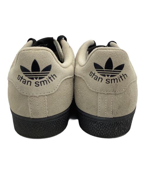 adidas（アディダス）adidas (アディダス) スニーカー ベージュ サイズ:27の古着・服飾アイテム
