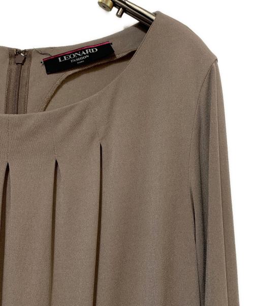 LEONARD（レオナール）LEONARD (レオナール) 長袖ワンピース ブラウン サイズ:LLの古着・服飾アイテム
