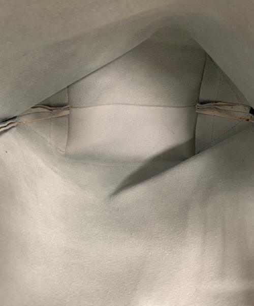 YOUNG & OLSEN The DRYGOODS STORE（ヤングアンドオルセン ザ ドライグッズストア）YOUNG & OLSEN The DRYGOODS STORE (ヤングアンドオルセン ザ ドライグッズストア) EMBOSSED LEATHER HAVERSACK アイボリー 未使用品の古着・服飾アイテム