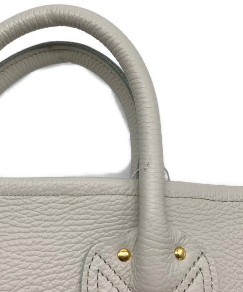 YOUNG & OLSEN The DRYGOODS STORE（ヤングアンドオルセン ザ ドライグッズストア）YOUNG & OLSEN The DRYGOODS STORE (ヤングアンドオルセン ザ ドライグッズストア) EMBOSSED LEATHER HAVERSACK アイボリー 未使用品の古着・服飾アイテム