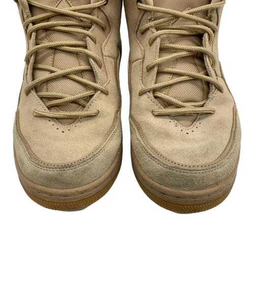 NIKE（ナイキ）NIKE (ナイキ) スニーカー ベージュ サイズ:27.5の古着・服飾アイテム