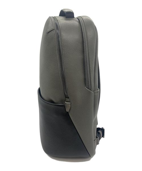 COLE HAAN（コールハーン）COLE HAAN (コールハーン) トライボロ バックパック グレー×ブラック 未使用品の古着・服飾アイテム