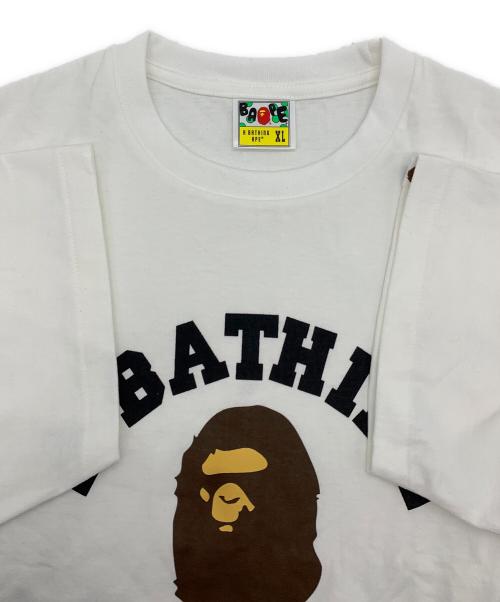 A BATHING APE（アベイシングエイプ）A BATHING APE (ア ベイシング エイプ) CAMO COLLEGE TEE ホワイト サイズ:XLの古着・服飾アイテム
