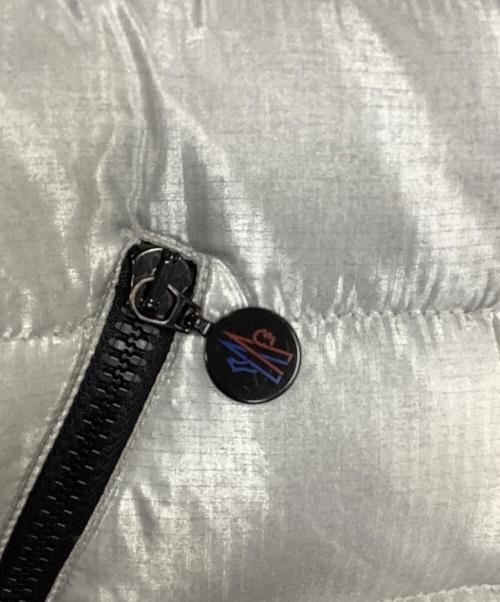 MONCLER（モンクレール）MONCLER (モンクレール) BADY ダウンジャケット シルバー サイズ:00の古着・服飾アイテム