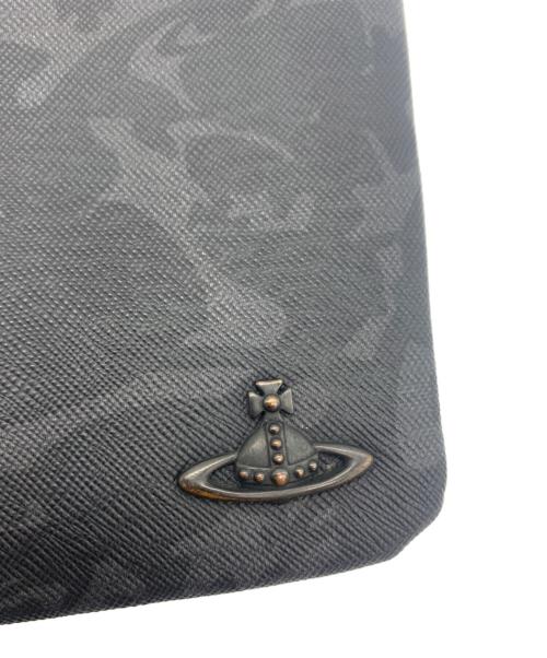 Vivienne Westwood（ヴィヴィアンウエストウッド）Vivienne Westwood (ヴィヴィアンウエストウッド) クラッチバッグ ブラック×グレーの古着・服飾アイテム