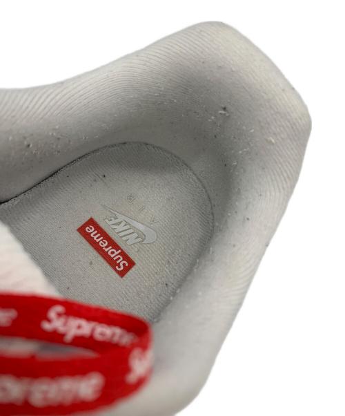 NIKE（ナイキ）NIKE (ナイキ) Supreme (シュプリーム) スニーカー ホワイト サイズ:28の古着・服飾アイテム