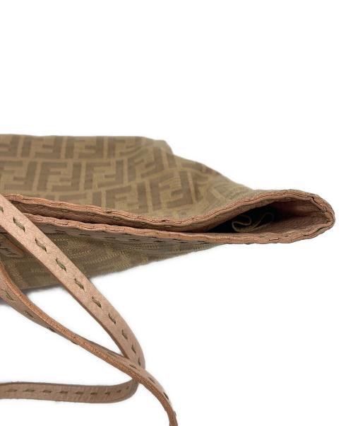 FENDI（フェンディ）FENDI (フェンディ) ズッカ トートバッグ ベージュの古着・服飾アイテム