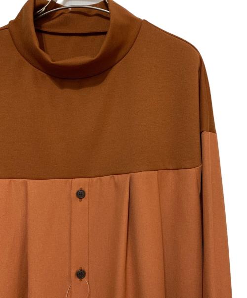 ZUCCA（ズッカ）ZUCCA (ズッカ) シャツドッキングジャージィー ワンピース オレンジ×ブラウン サイズ:M 未使用品の古着・服飾アイテム