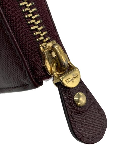 Salvatore Ferragamo（サルヴァトーレ フェラガモ）Salvatore Ferragamo (サルヴァトーレ フェラガモ) ヴァラリボン長財布 ブラウンの古着・服飾アイテム