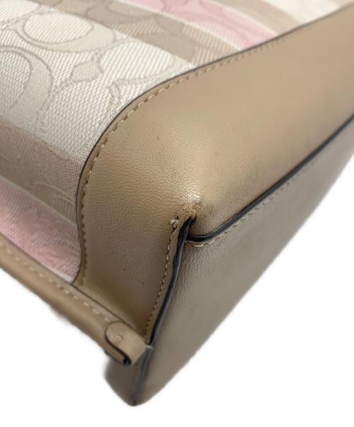COACH（コーチ）COACH (コーチ) モリー トート 25 ジャガードウィズストライプ ピンクベージュの古着・服飾アイテム