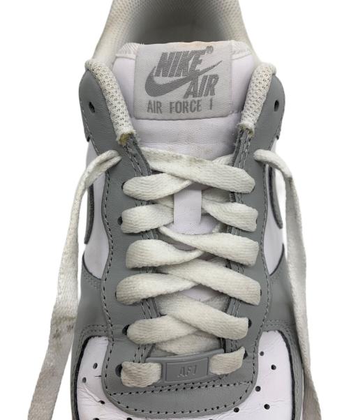 NIKE（ナイキ）NIKE (ナイキ) AIR FORCE1 '07 101WHITE/LTSKGY グレー サイズ:27.5の古着・服飾アイテム
