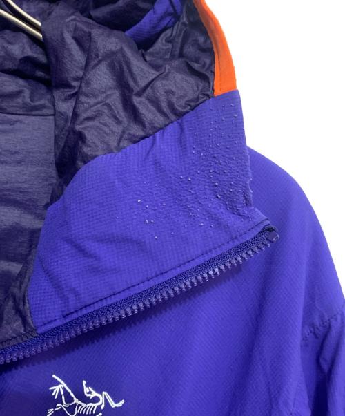 ARC'TERYX（アークテリクス）ARC'TERYX (アークテリクス) ATOM LT HOODY パープル サイズ:Mの古着・服飾アイテム