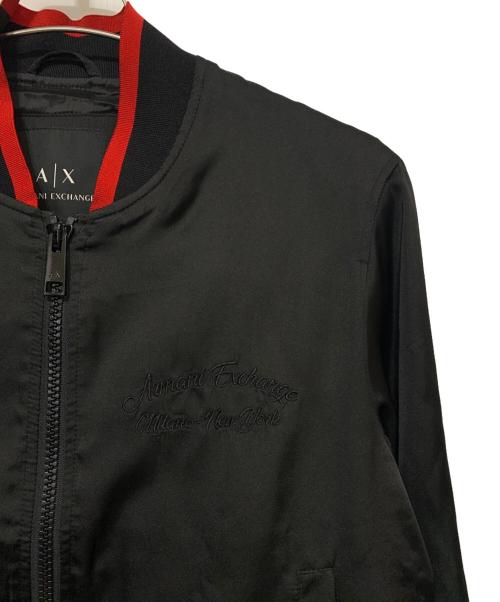 ARMANI EXCHANGE（アルマーニ エクスチェンジ）ARMANI EXCHANGE (アルマーニ エクスチェンジ) バックパームツリープリント サテンジャンパー ブラック×レッド サイズ:XSの古着・服飾アイテム