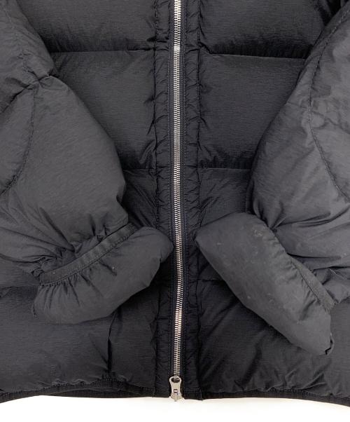 STONE ISLAND（ストーンアイランド）STONE ISLAND (ストーンアイランド) ナイロンサテン ガーメントダイ スタンドカラー ダウンジャケッ ブラック サイズ:Ｌの古着・服飾アイテム