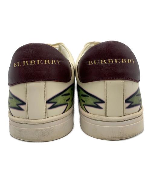 BURBERRY（バーバリー）BURBERRY (バーバリー) スニーカー ホワイト サイズ:41の古着・服飾アイテム