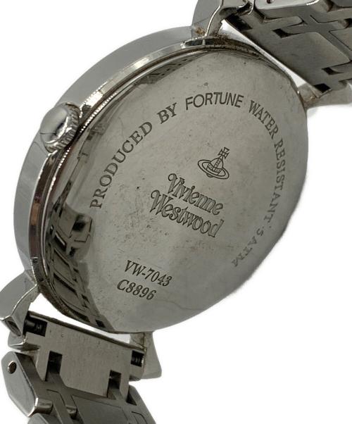 Vivienne Westwood（ヴィヴィアンウエストウッド）Vivienne Westwood (ヴィヴィアンウエストウッド) オーブロゴクォーツ腕時計の古着・服飾アイテム