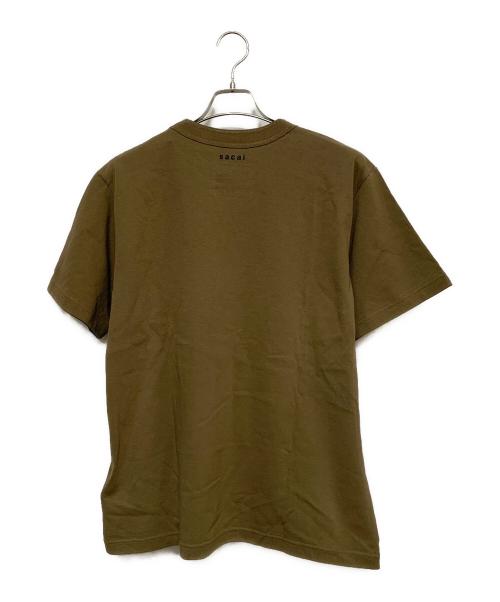 sacai（サカイ）sacai (サカイ) レタープリントTee グリーン×レッド サイズ:3 未使用品の古着・服飾アイテム